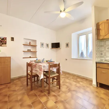 Holidaycasa Isabel - In Pieno Centro Storico Sperlonga