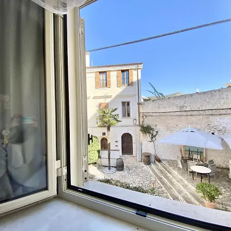 Holidaycasa Isabel - In Pieno Centro Storico * Sperlonga